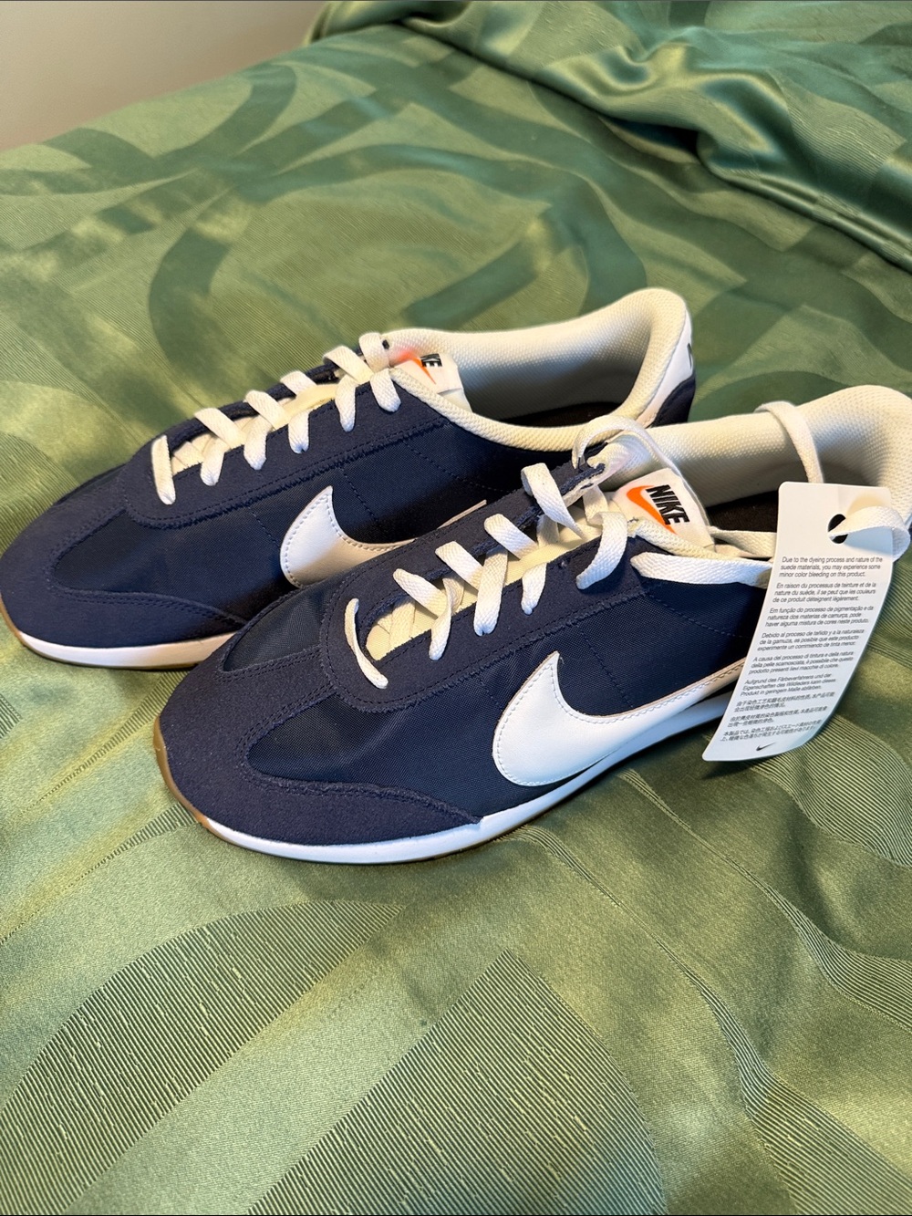 Nike Men’s Navy and White Retro Runner Sneakers